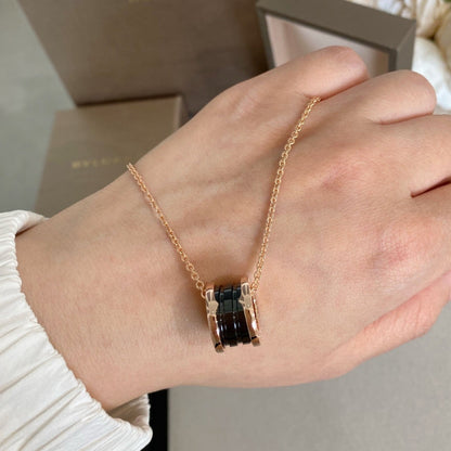 [LumiVibe]ZERO 1 BLACK CERAMIC PINK GOLD NECKLACE