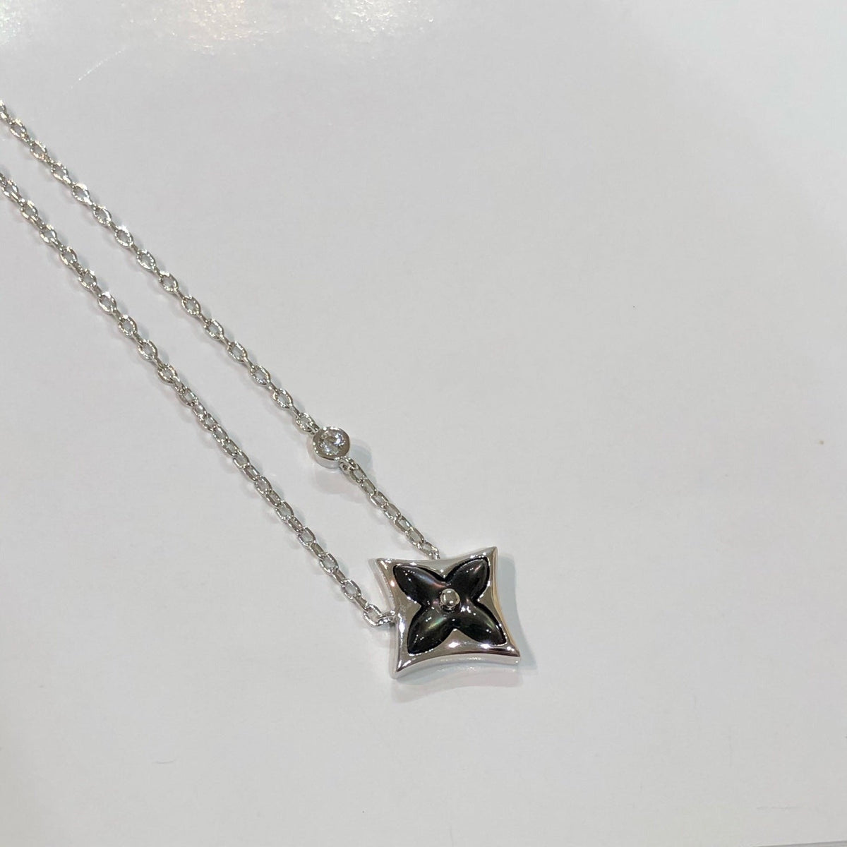 [LumiVibe]STAR BLACK MOP NECKLACE