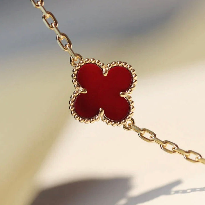 [LumiVibe]CLOVER 20 MOTIFS CARNELIAN NECKLACE