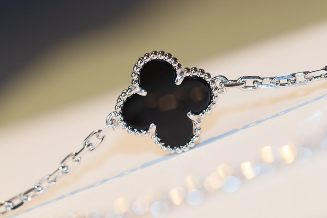 [LumiVibe]CLOVER 20 MOTIFS ONYX DIAMOND SILVER