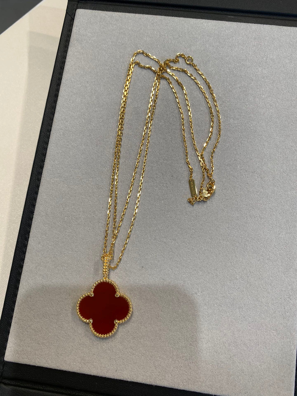 [LumiVibe]CLOVER 25MM NECKLACE GOLD CARNELIAN