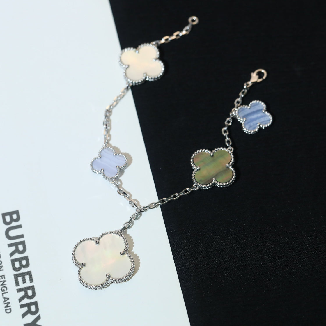 [LumiVibe]CLOVER BRACELET 5 MOTIFS MOP CHALCEDONY SILVER