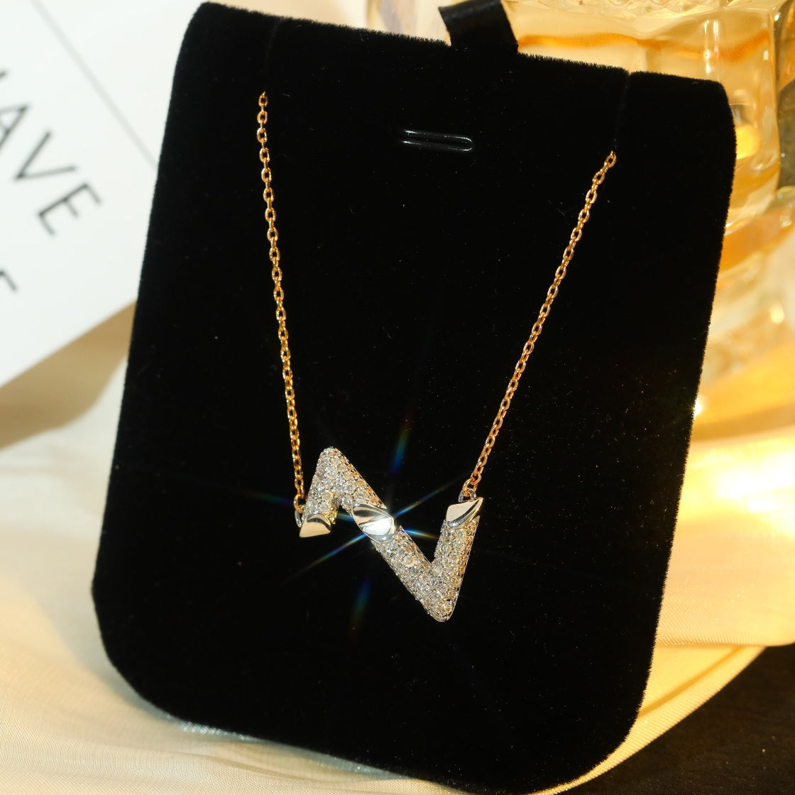 [LumiVibe]VOLT SILVER DIAMOND PEDANT NECKLACE