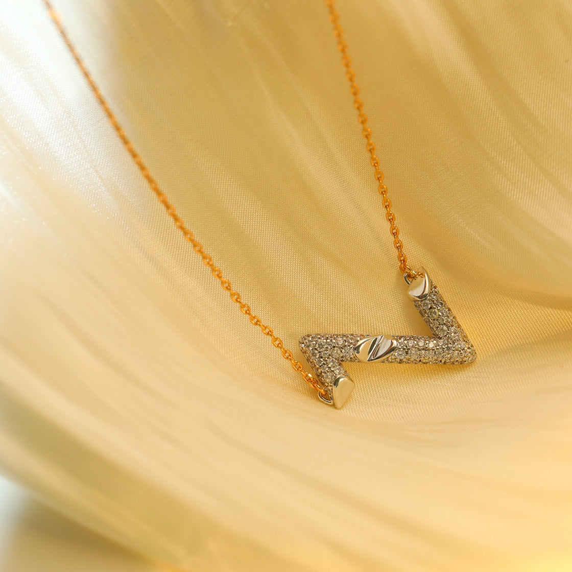 [LumiVibe]VOLT SILVER DIAMOND PEDANT NECKLACE