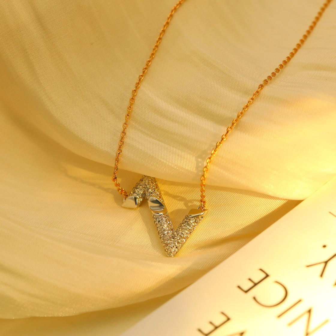 [LumiVibe]VOLT SILVER DIAMOND PEDANT NECKLACE