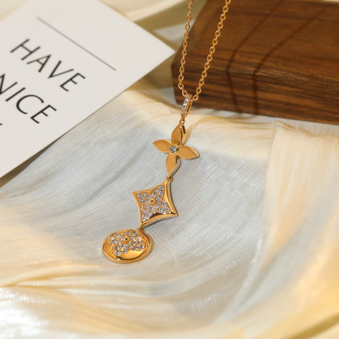 [LumiVibe]STAR AND SUN DIAMOND PINK GOLD NECKLACE