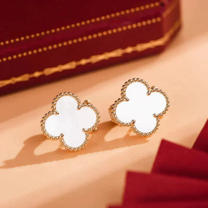 [LumiVibe]CLOVER MEDIUM 1 MOTIFS  WHITE MOP STUD EARRINGS