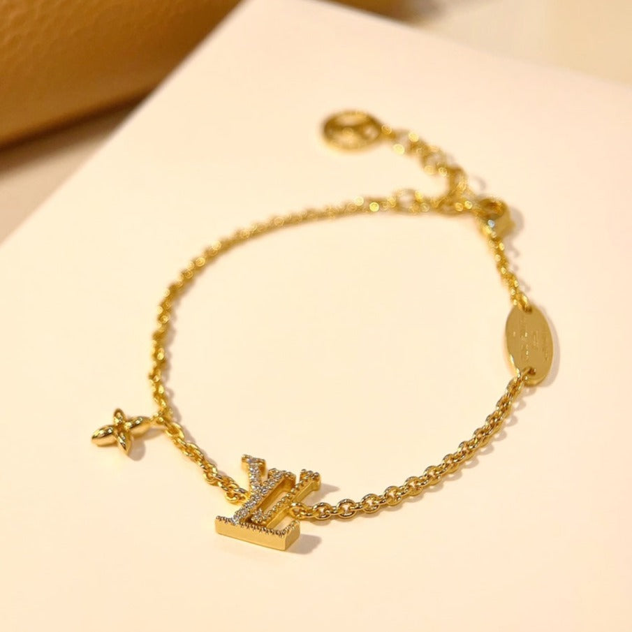 [LumiVibe]LOGO STAR MOTIF GOLD BRACELET