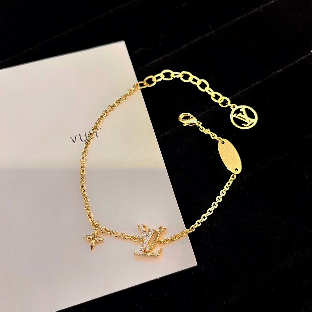 [LumiVibe]LOGO STAR MOTIF GOLD BRACELET