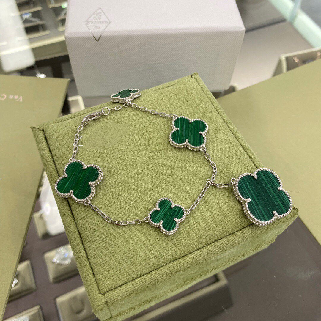 [LumiVibe]CLOVER 5 MOTIFS SIVLER MALACHITE BRACELET