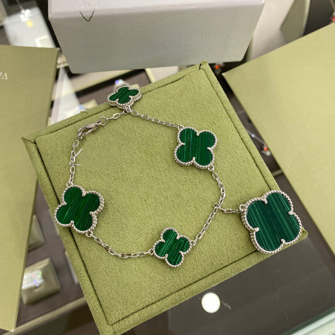 [LumiVibe]CLOVER 5 MOTIFS SIVLER MALACHITE BRACELET