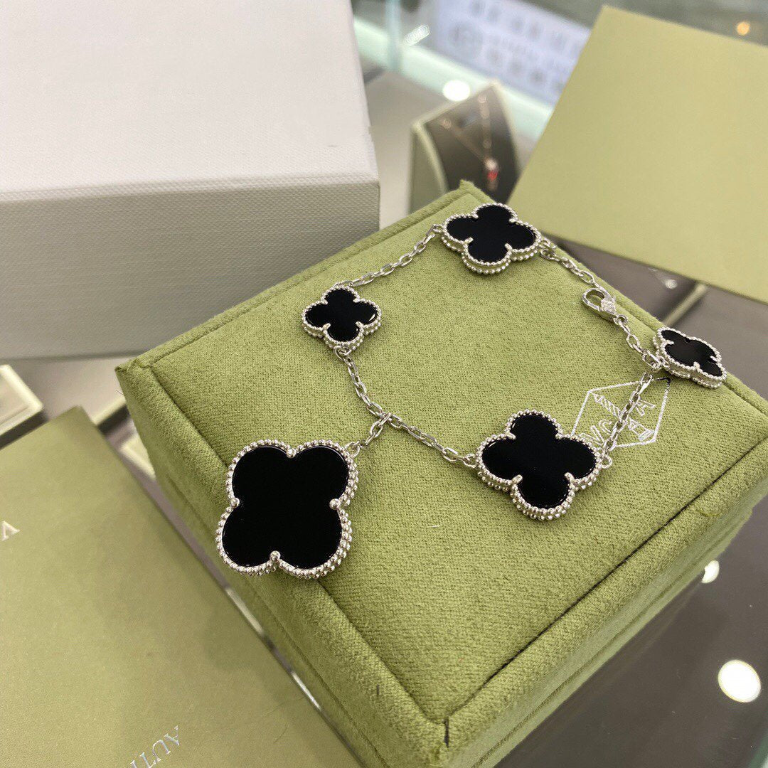 [LumiVibe]CLOVER 5 MOTIFS SIVLER ONYX BRACELET