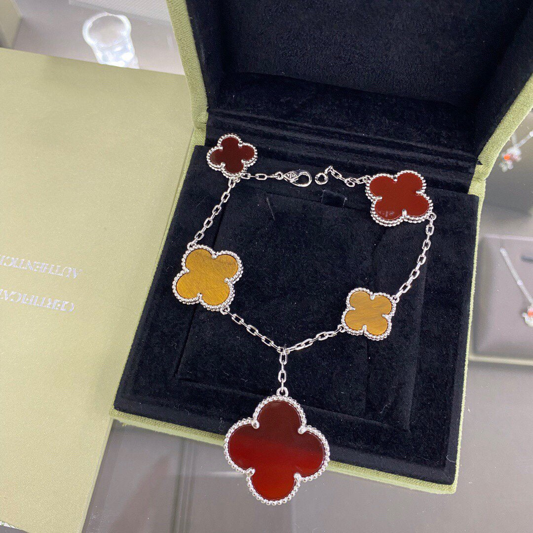 [LumiVibe]CLOVER 5 MOTIFS SIVLER CARNELIAN TIGER EYE BRACELET