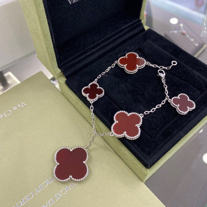 [LumiVibe]CLOVER 5 MOTIFS SIVLER CARNELIAN BRACELET