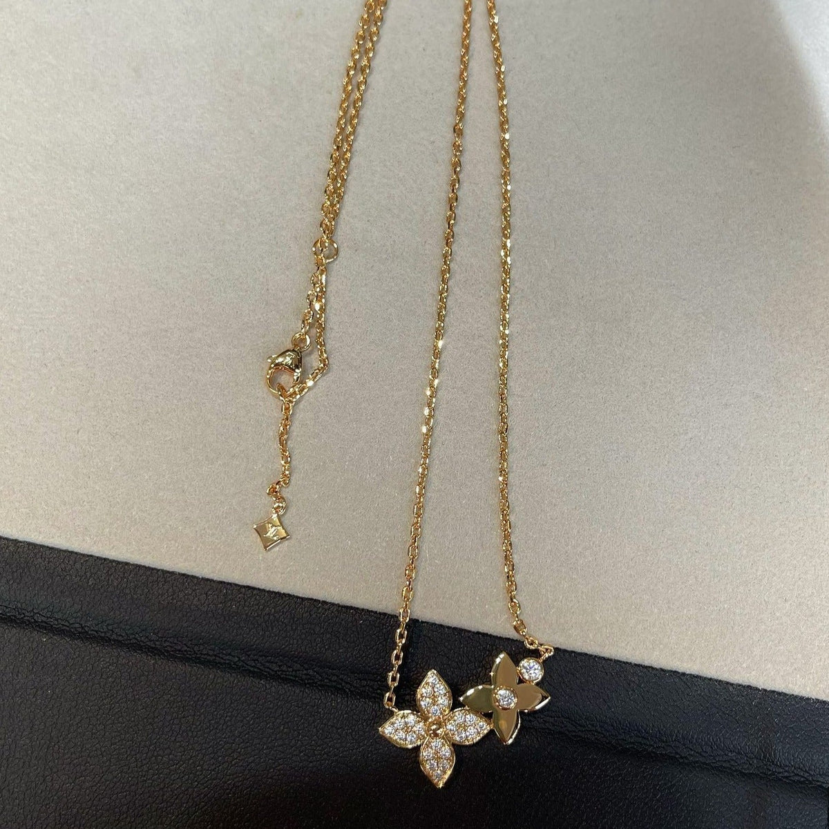 [LumiVibe]STAR BLOSSOM NECKLACE PINK GOLD DIAMONDS