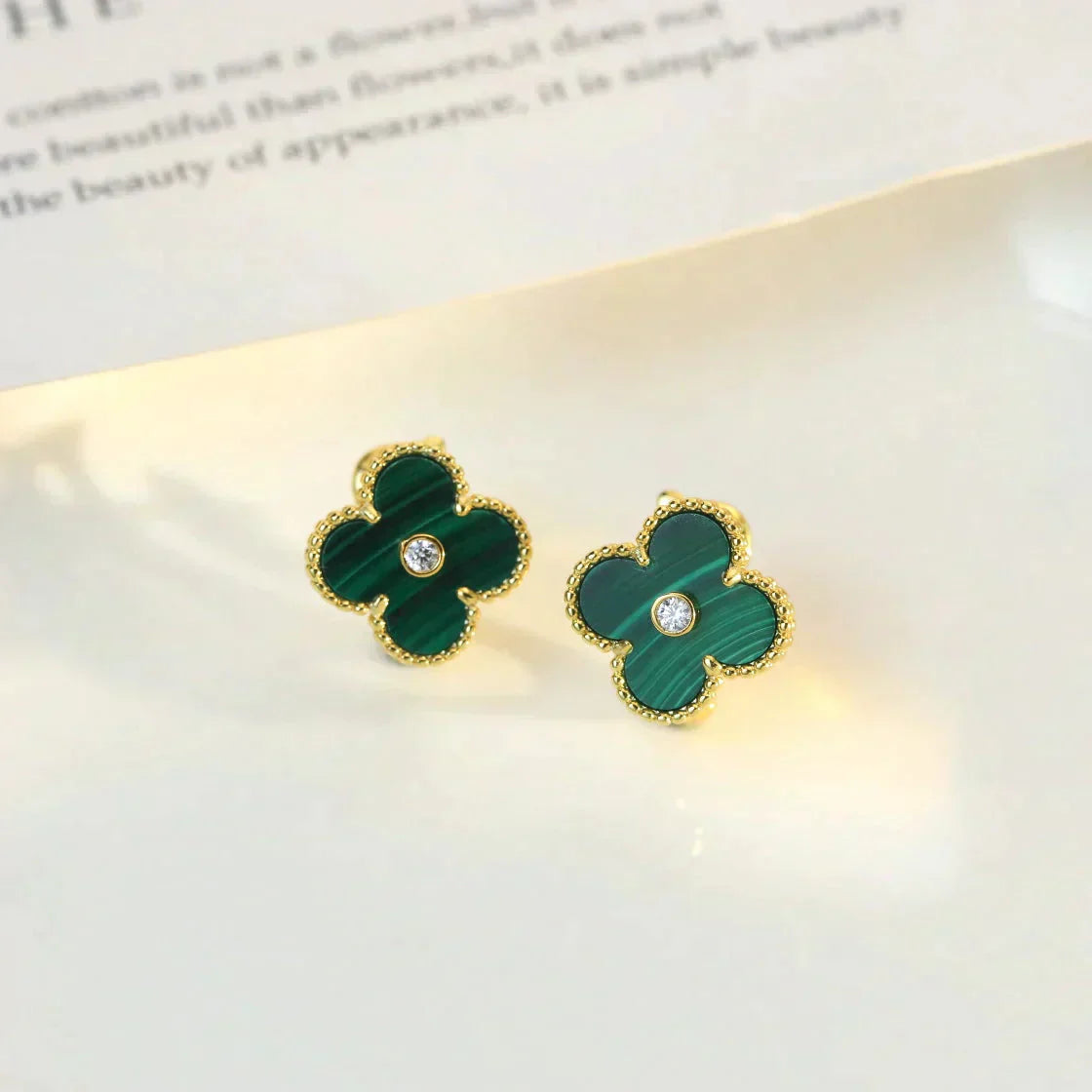 [LumiVibe]CLOVER MEDIUM 1 MOTIFS MALACHITE DIAMOND EARRINGS