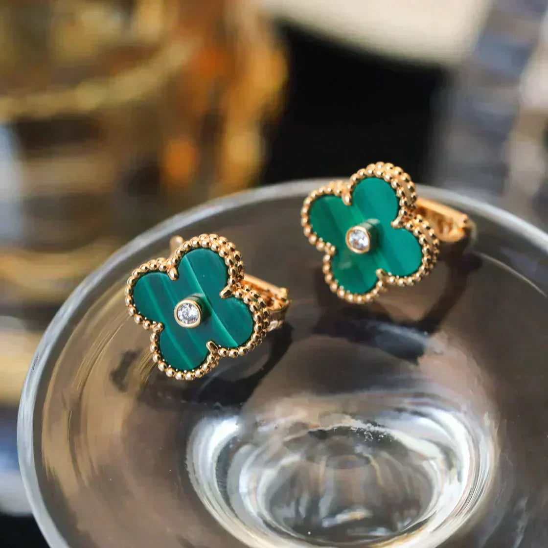 [LumiVibe]CLOVER MEDIUM 1 MOTIFS MALACHITE DIAMOND EARRINGS
