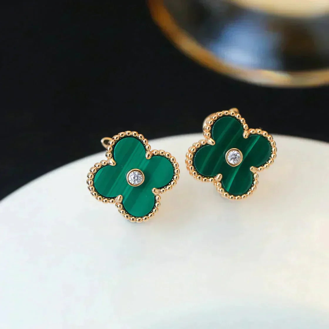 [LumiVibe]CLOVER MEDIUM 1 MOTIFS MALACHITE DIAMOND EARRINGS