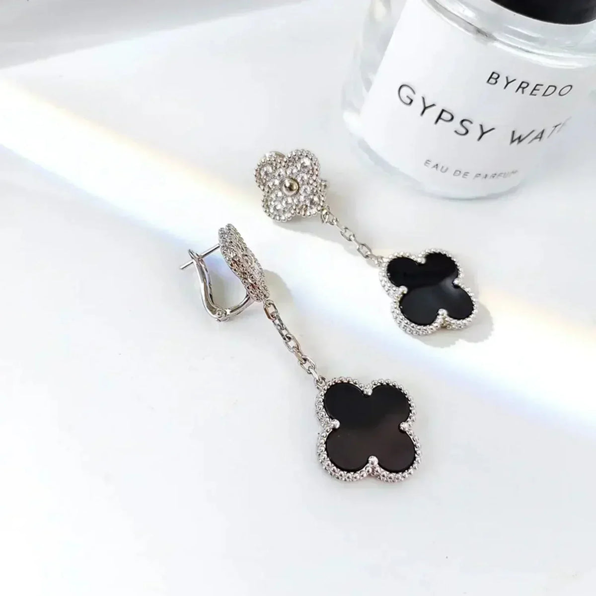 [LumiVibe]CLOVER 2 MOTIFS  DIAMOND ONYX EARRINGS SILVER