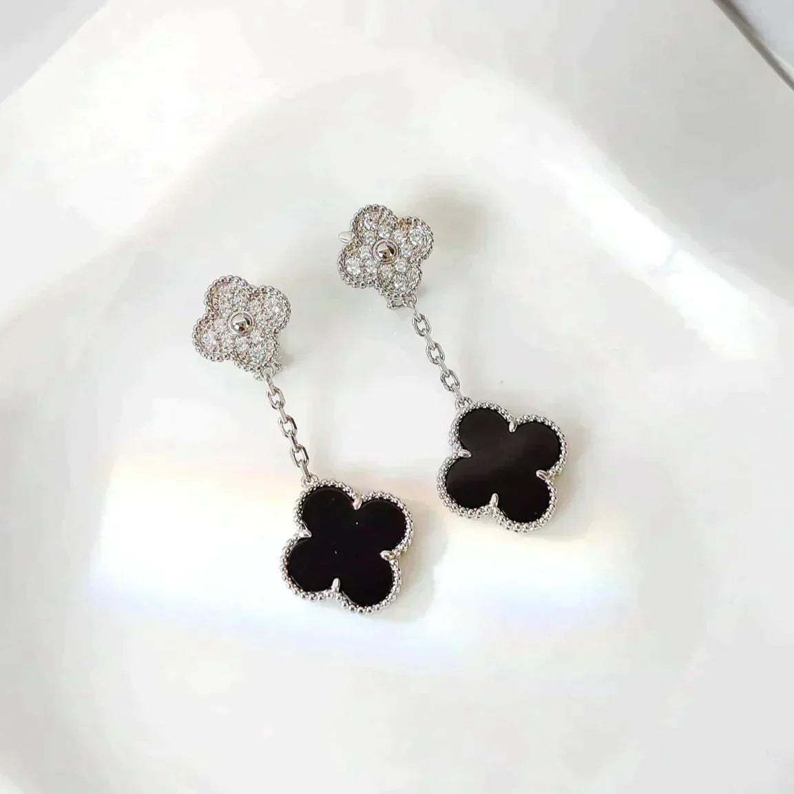 [LumiVibe]CLOVER 2 MOTIFS  DIAMOND ONYX EARRINGS SILVER