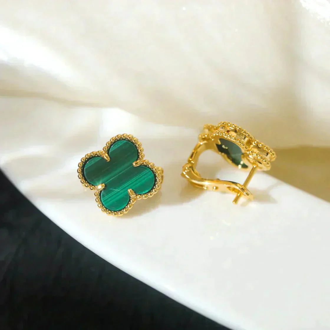 [LumiVibe]CLOVER MEDIUM 1 MOTIFS MALACHITE  EARRINGS
