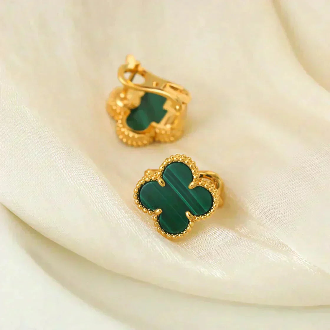 [LumiVibe]CLOVER MEDIUM 1 MOTIFS MALACHITE  EARRINGS