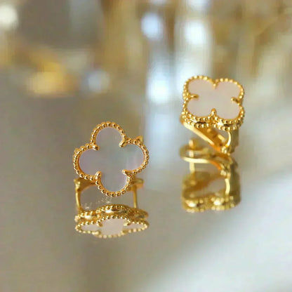 [LumiVibe]CLOVER MEDIUM 1 MOTIFS  WHITE MOP STUD EARRINGS
