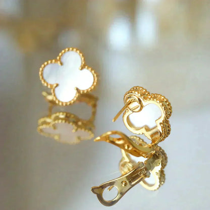 [LumiVibe]CLOVER MEDIUM 1 MOTIFS  WHITE MOP STUD EARRINGS