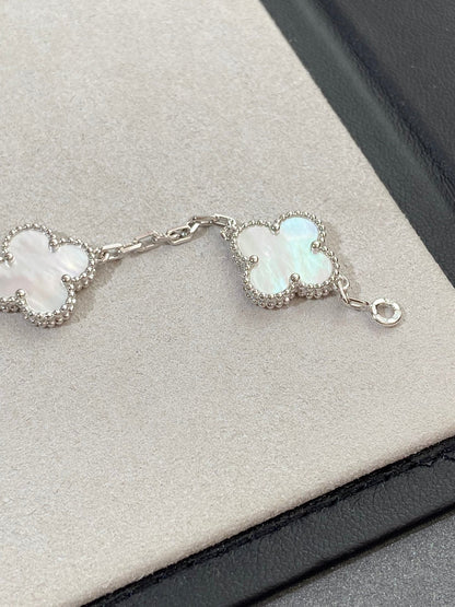 [LumiVibe]CLOVER WHITE PEARL MOP 5 MOTIF BRACELET COLLECTION