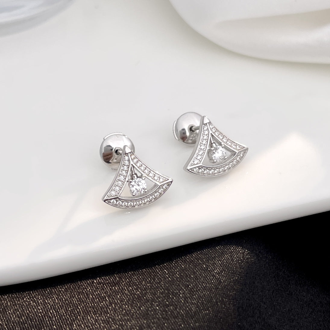 [LumiVibe]DREAM MINI DIAMOND STUD EARRINGS