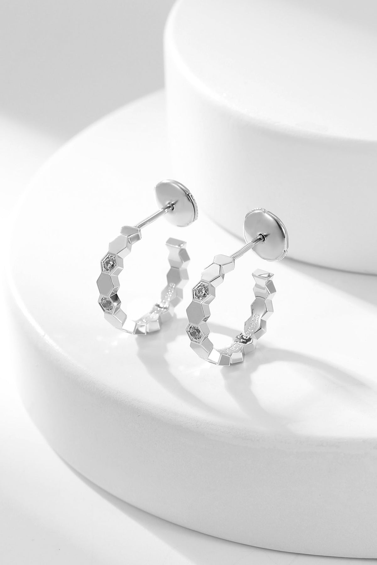 [LumiVibe]BEE LOVE DIAMOND HOOP EARRINGS