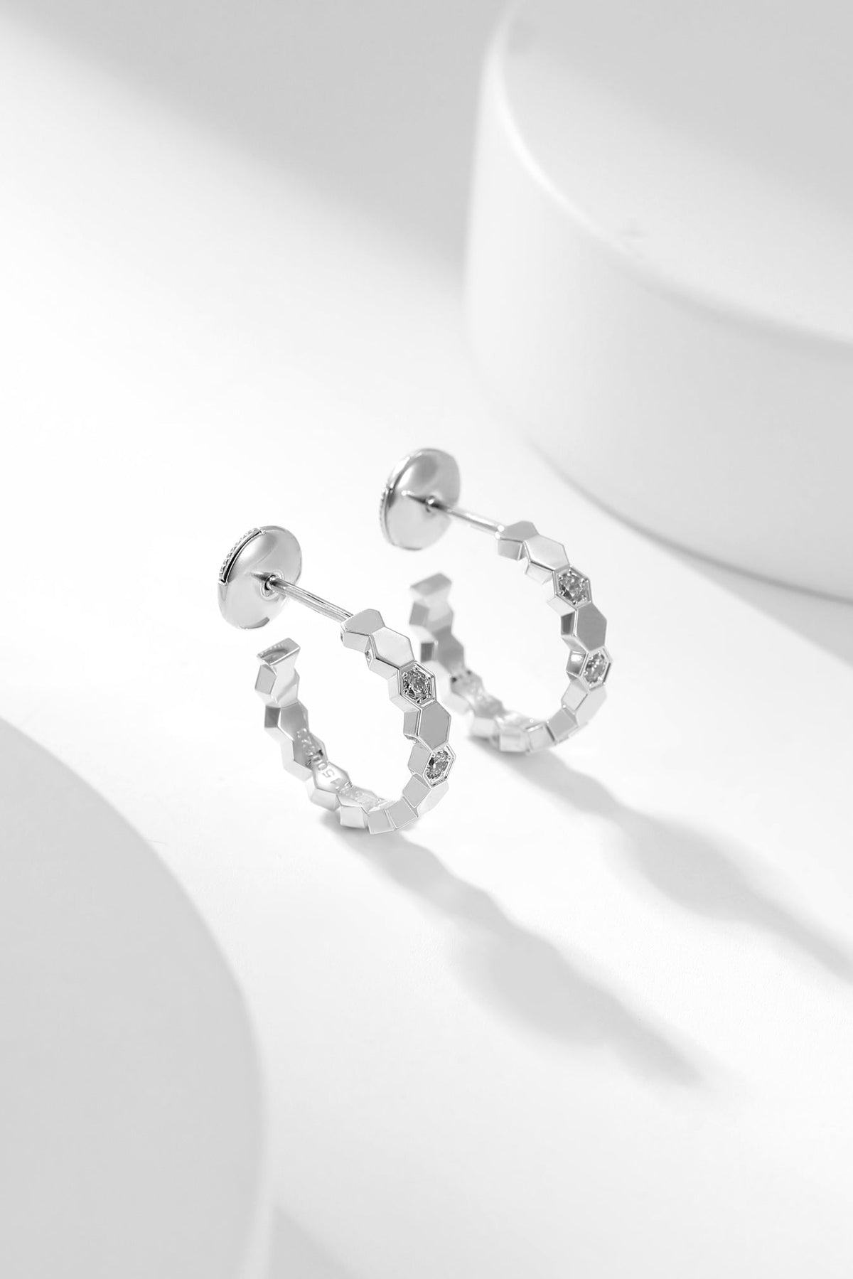 [LumiVibe]BEE LOVE DIAMOND HOOP EARRINGS