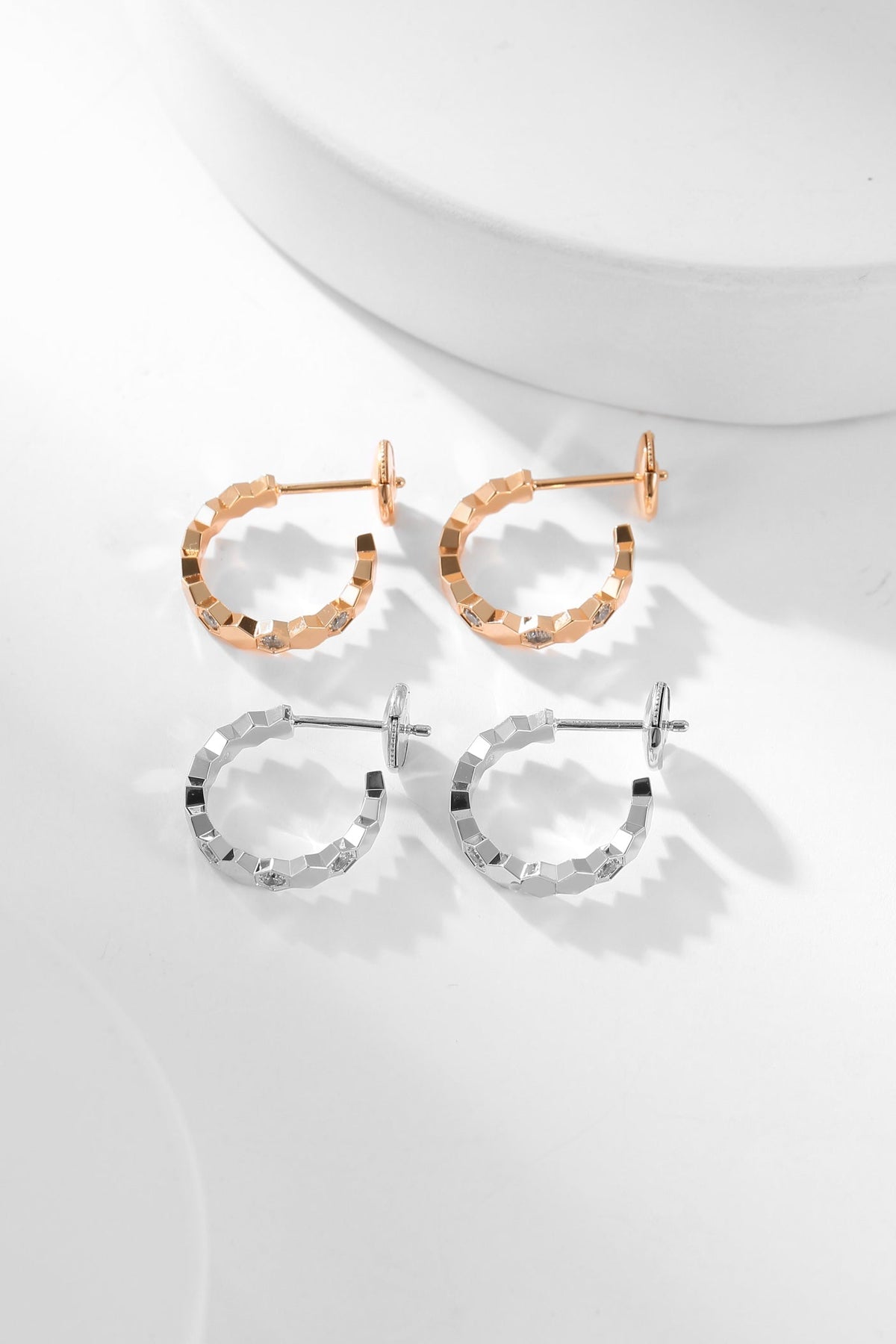 [LumiVibe]BEE LOVE DIAMOND HOOP EARRINGS