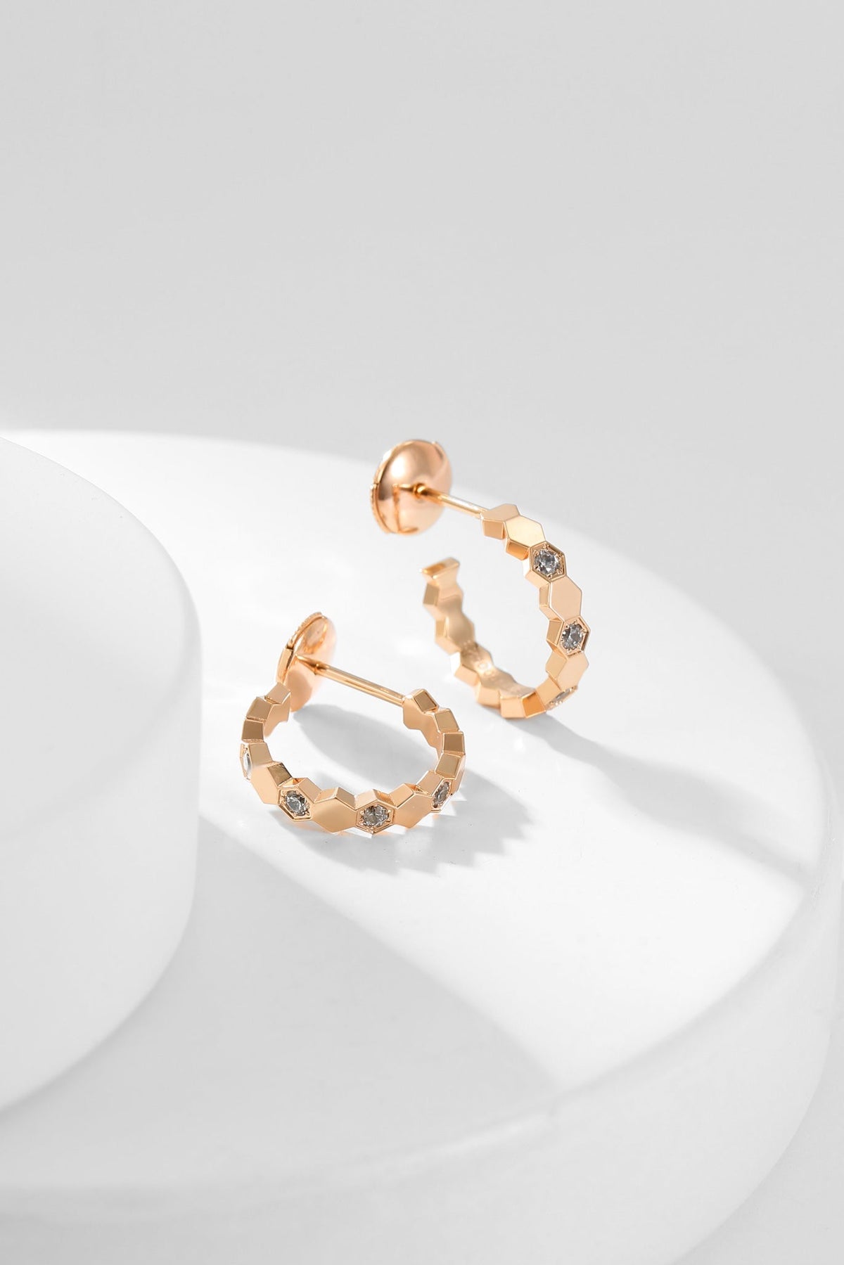 [LumiVibe]BEE LOVE DIAMOND HOOP EARRINGS