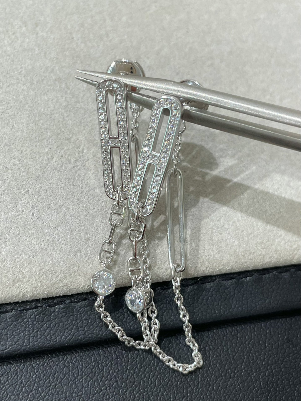 [LumiVibe]CHAINE CHAOS DIAMOND DROP EARRINGS
