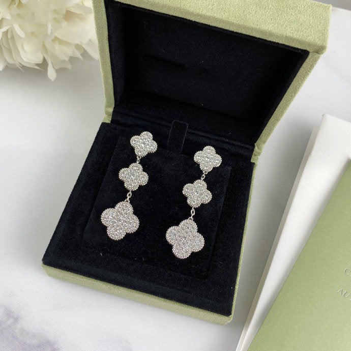[LumiVibe]CLOVER 3 MOTIF DIAMOND SILVER DROP EARRINGS