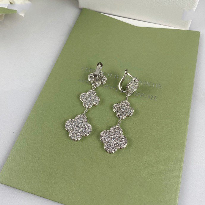 [LumiVibe]CLOVER 3 MOTIF DIAMOND SILVER DROP EARRINGS