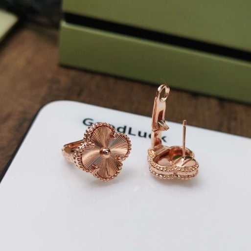 [LumiVibe]CLOVER MEDIUM STUD EARRINGS