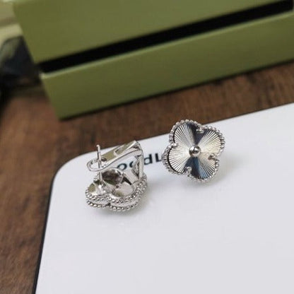 [LumiVibe]CLOVER MEDIUM STUD EARRINGS