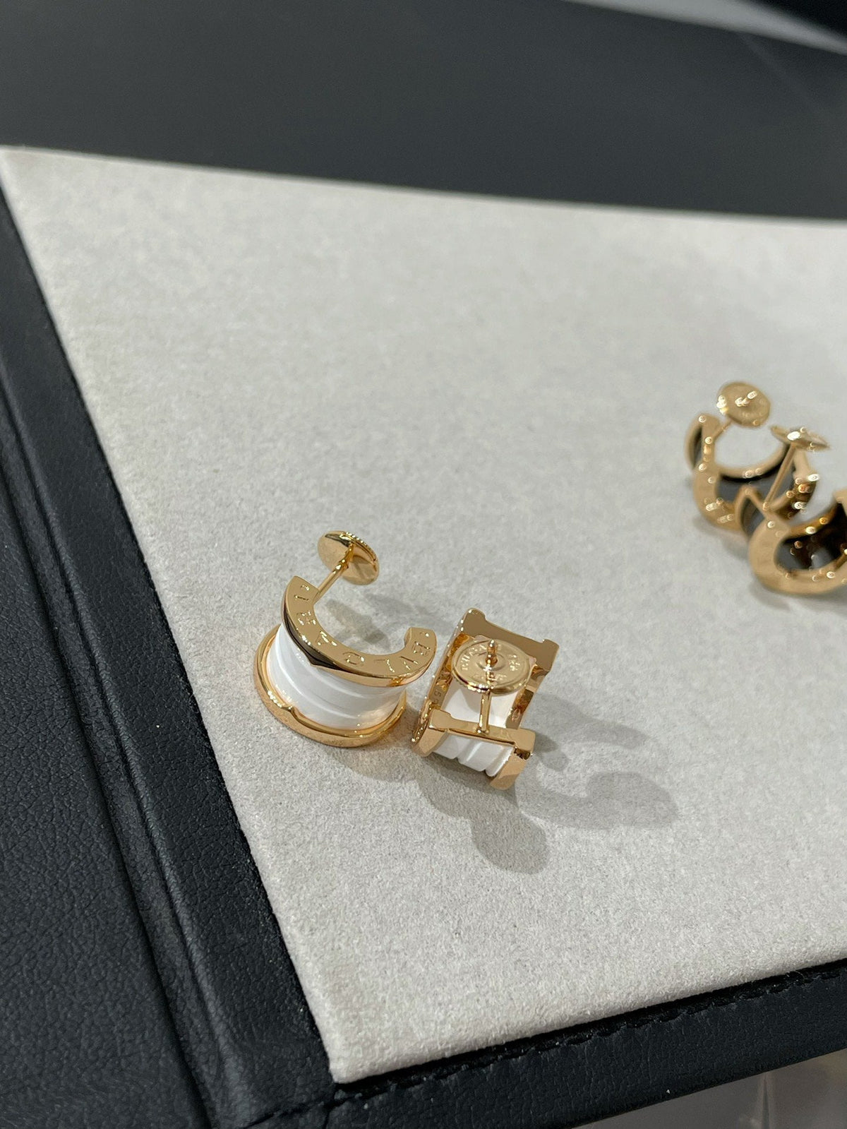 [LumiVibe]ZERO 1 PINK GOLD CERAMIC EARRINGS