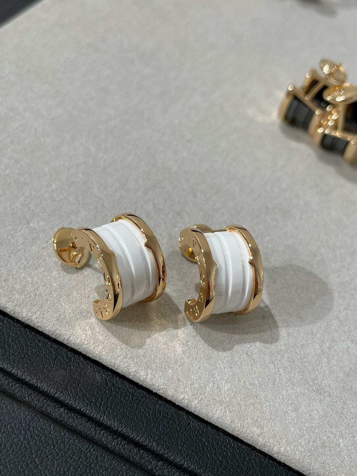 [LumiVibe]ZERO 1 PINK GOLD CERAMIC EARRINGS