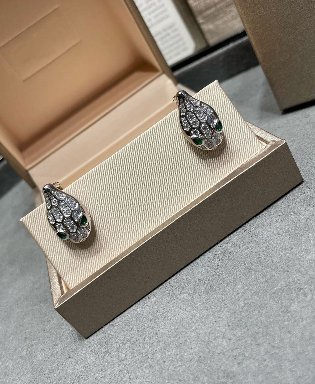[LumiVibe]SERPENT DIAMOND STUD EARRINGS