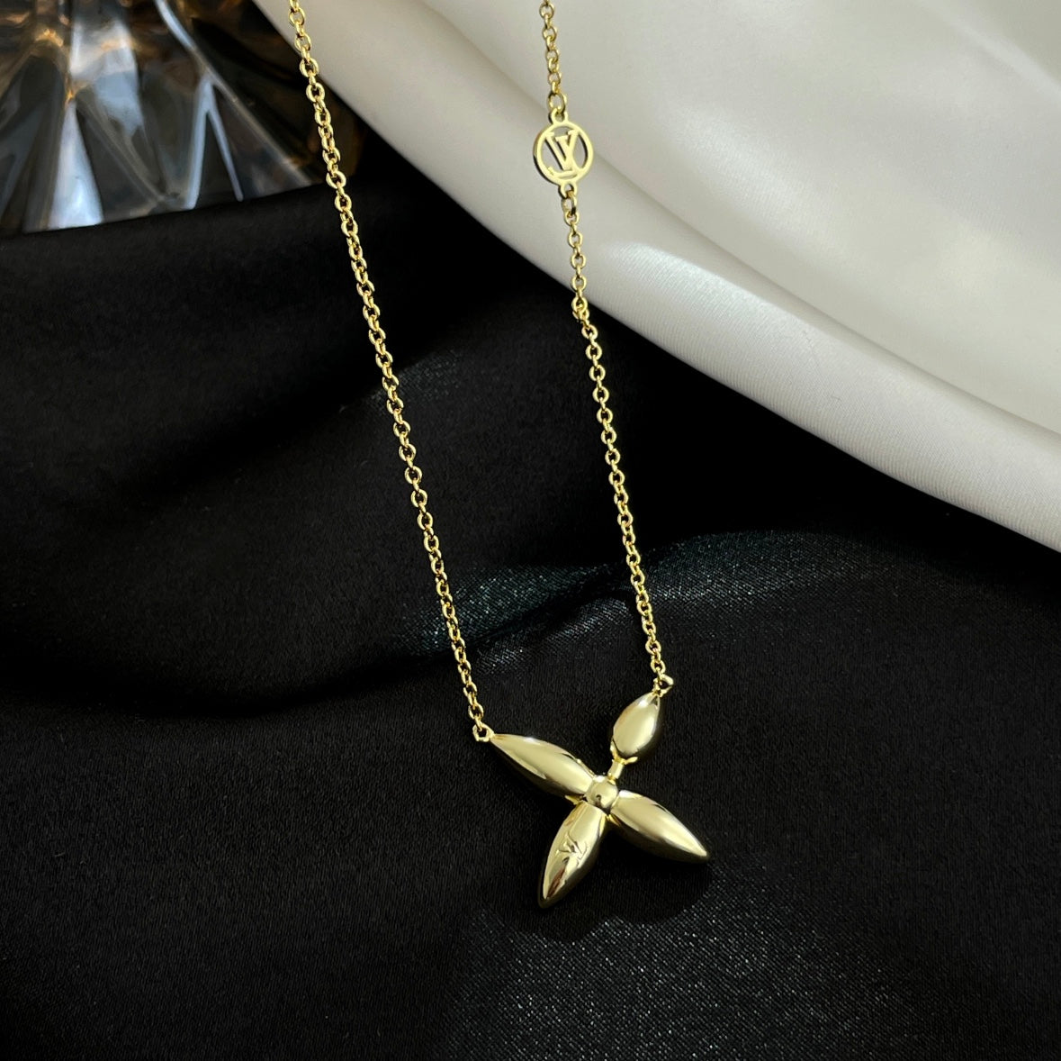 [LumiVibe]LOUISETTE GOLD NECKLACE