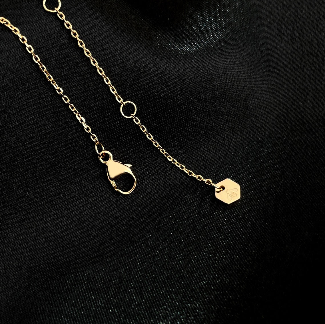 [LumiVibe]BEE MINI NECKLACE
