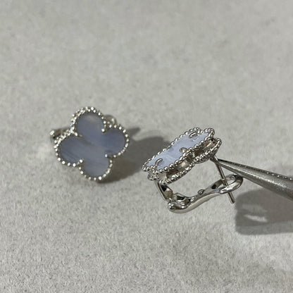 [LumiVibe]CLOVER CHALCEDONY SILVER STUD EARRINGS