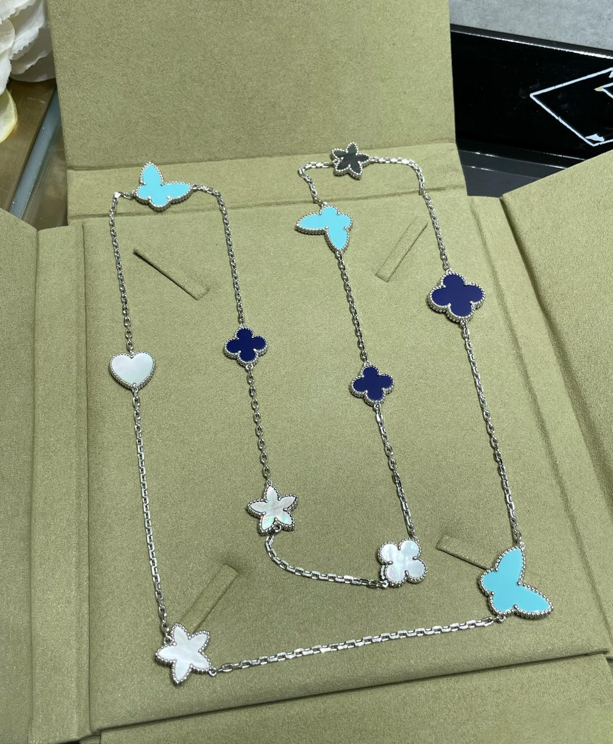 [LumiVibe]LUCKY CLOVER SILVER 11 MOTIF NECKLACE