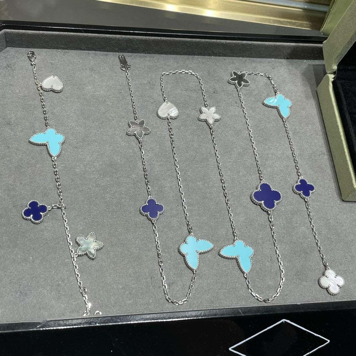 [LumiVibe]LUCKY CLOVER SILVER 11 MOTIF NECKLACE