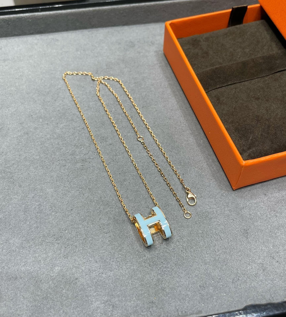[LumiVibe]POP H SKY BLUE NECKLACE