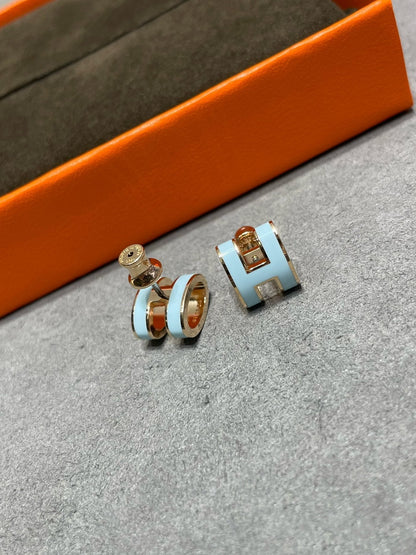 [LumiVibe]POP H SKY BLUE STUD EARRINGS