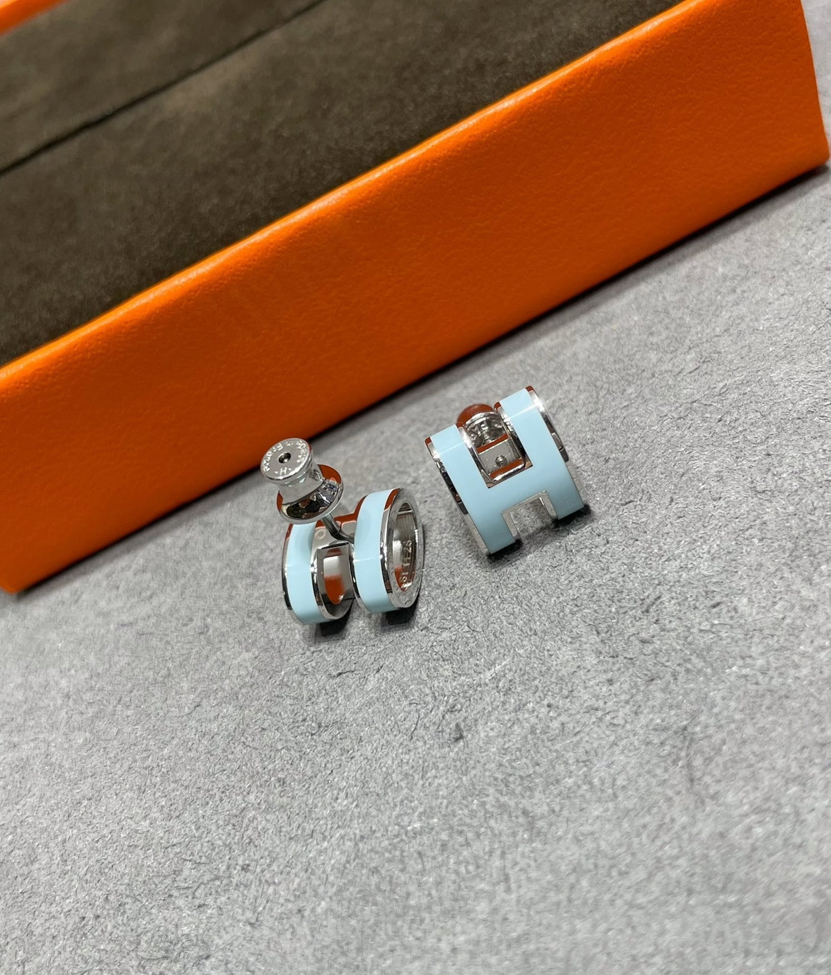 [LumiVibe]POP H SKY BLUE STUD EARRINGS